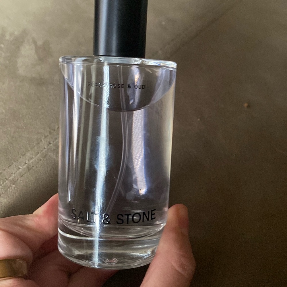 Salt and stone body mist black rose and oud